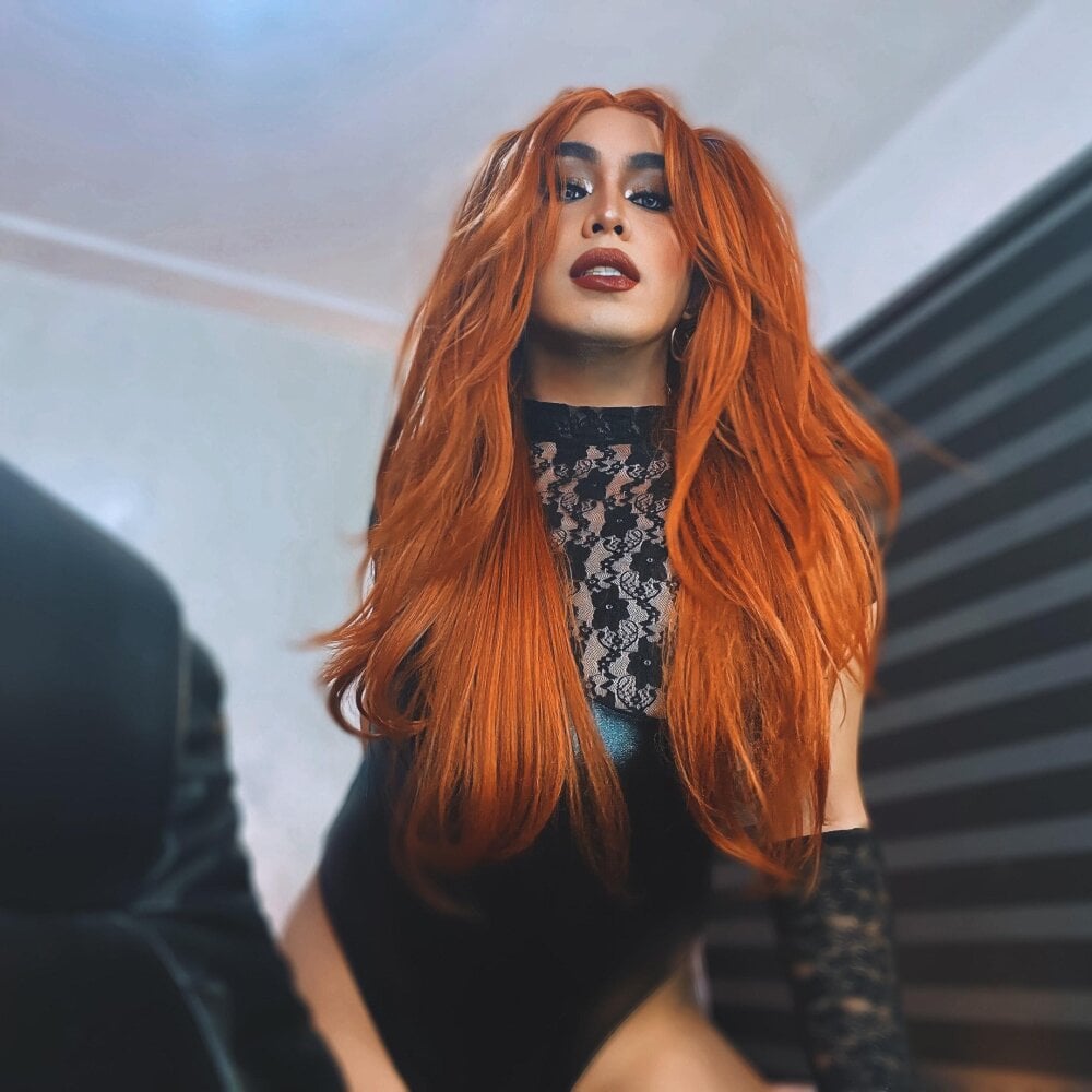 DominaAurumXXX Chatroom