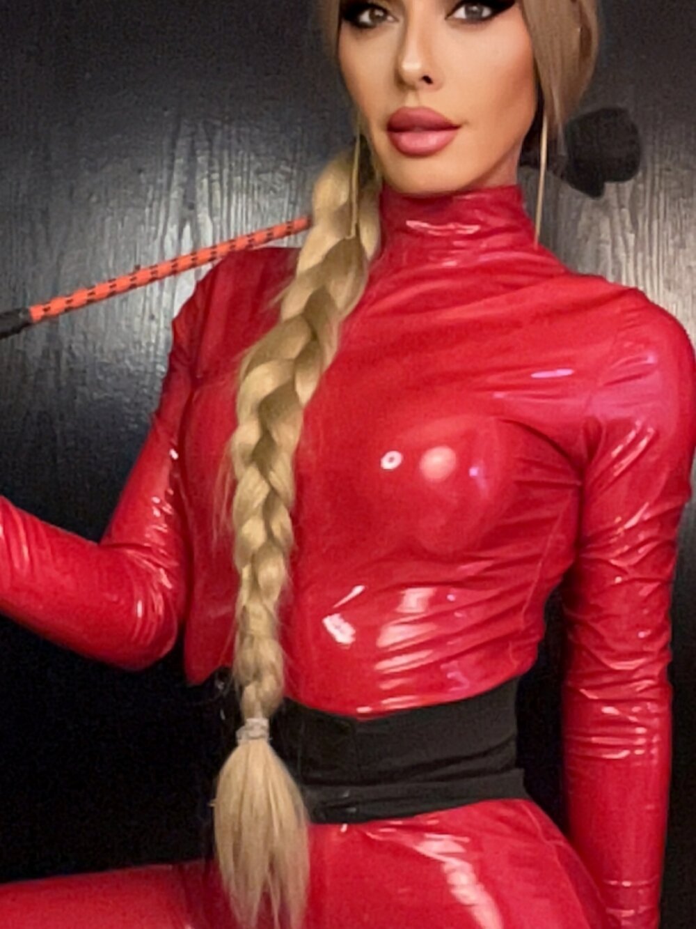 DominatrixEve Chatroom