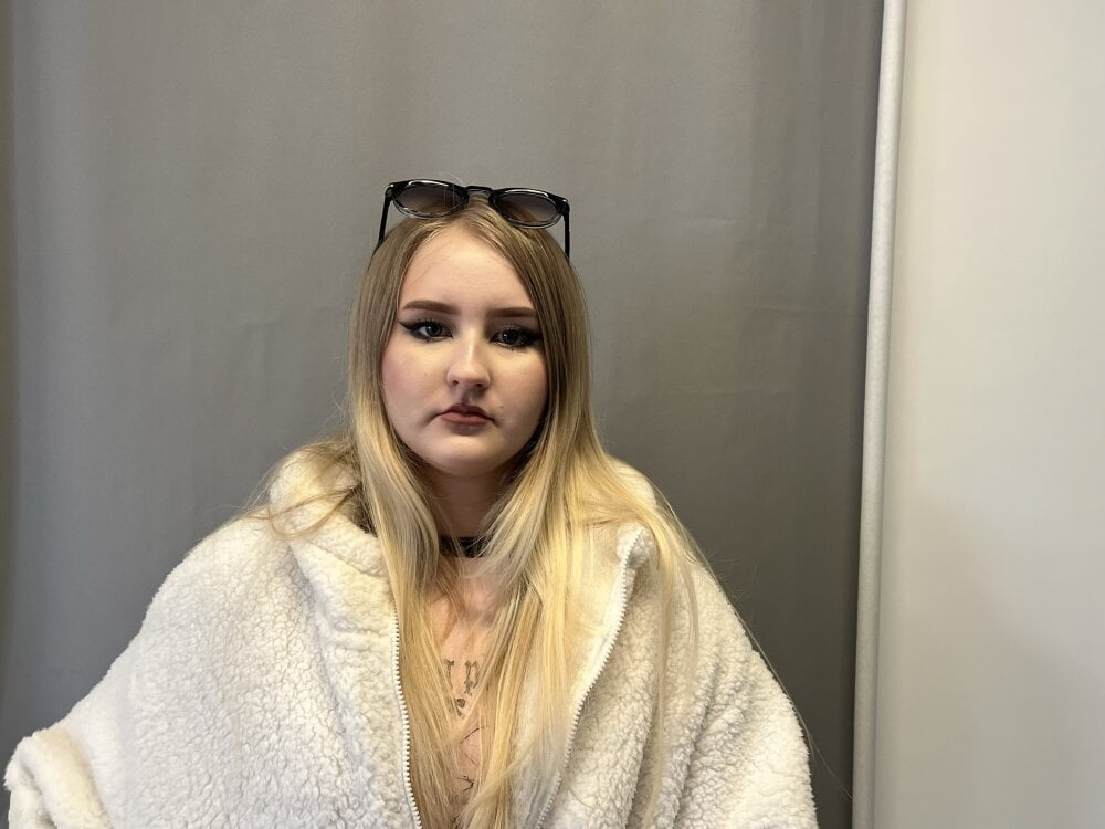 DorlaKraham Chatroom