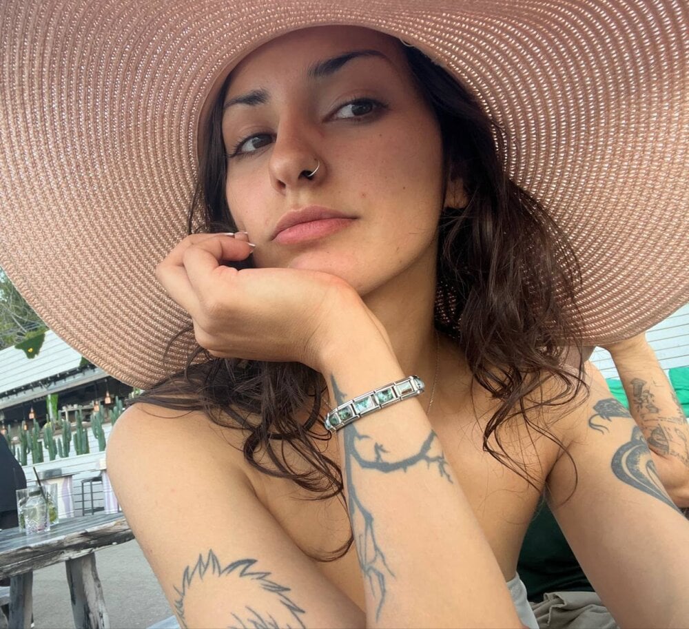 DovieMascall Chatroom