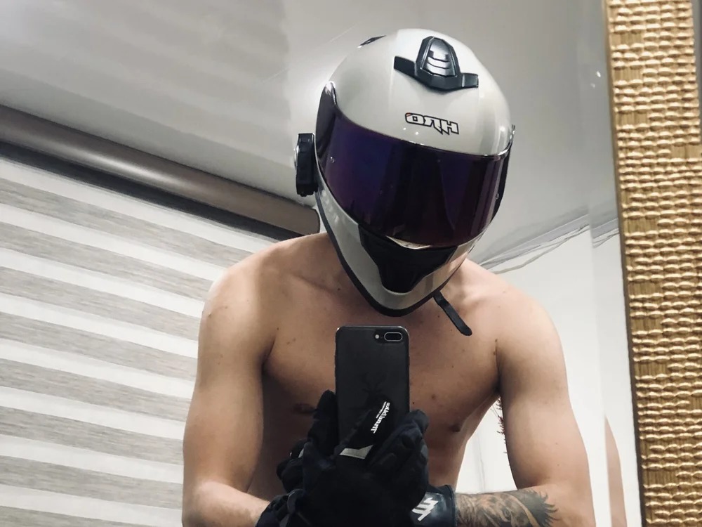 Dylan_Cross Chatroom