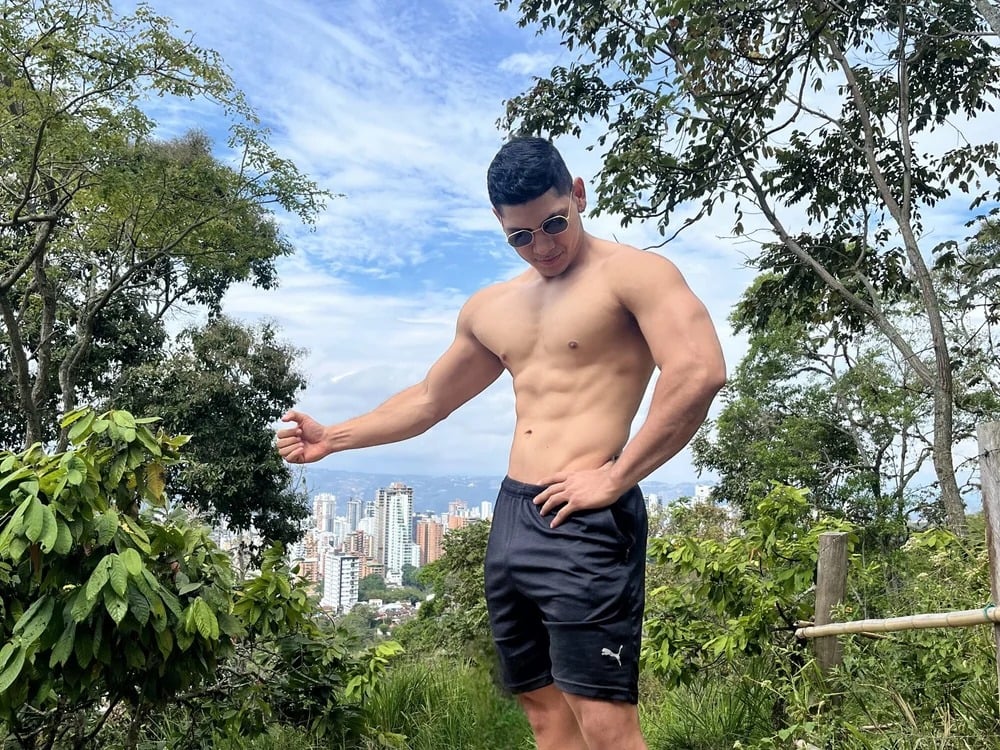 Dylan_brook Chatroom