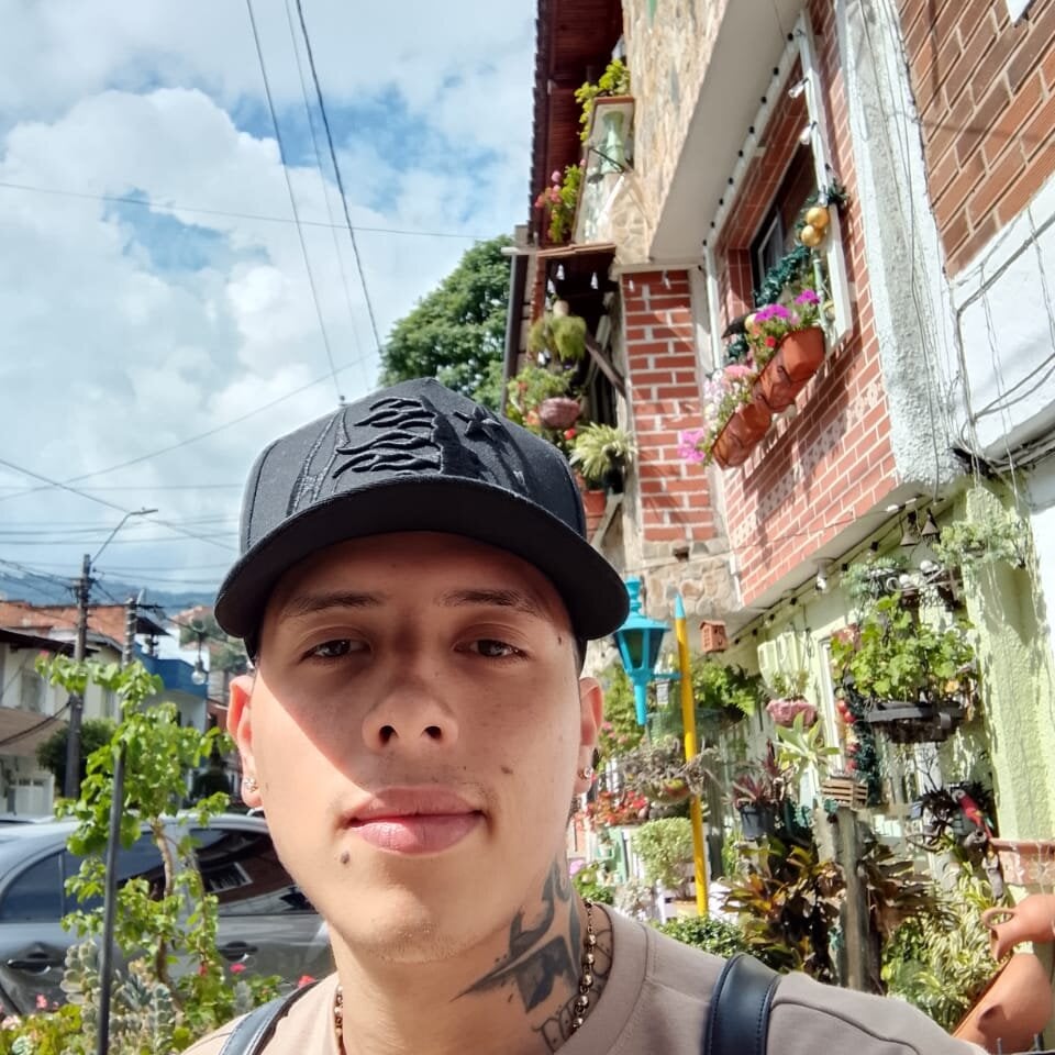 ESTEBAN_2102 Chatroom