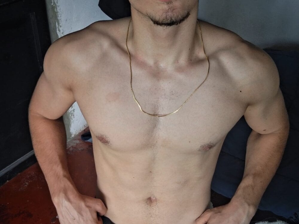 Easybooy1010 Chatroom