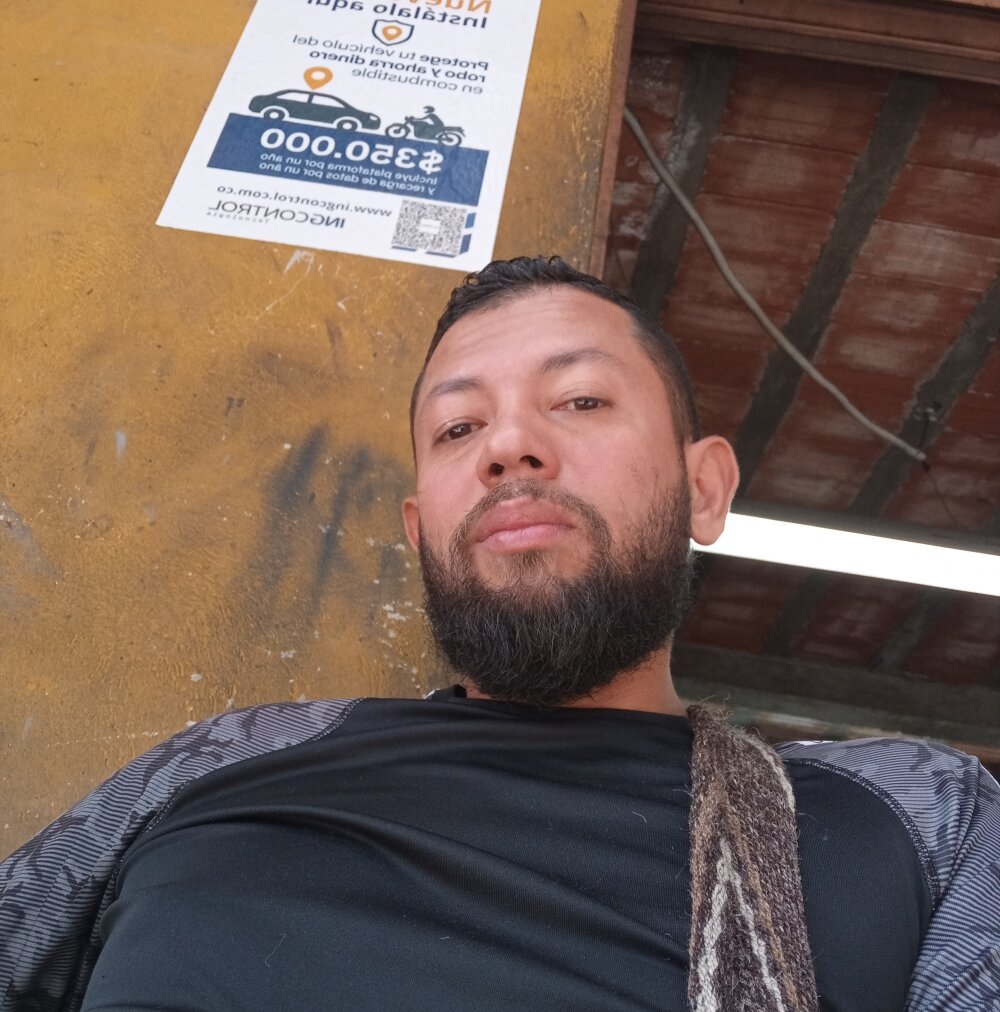 Edmoralescas Chatroom