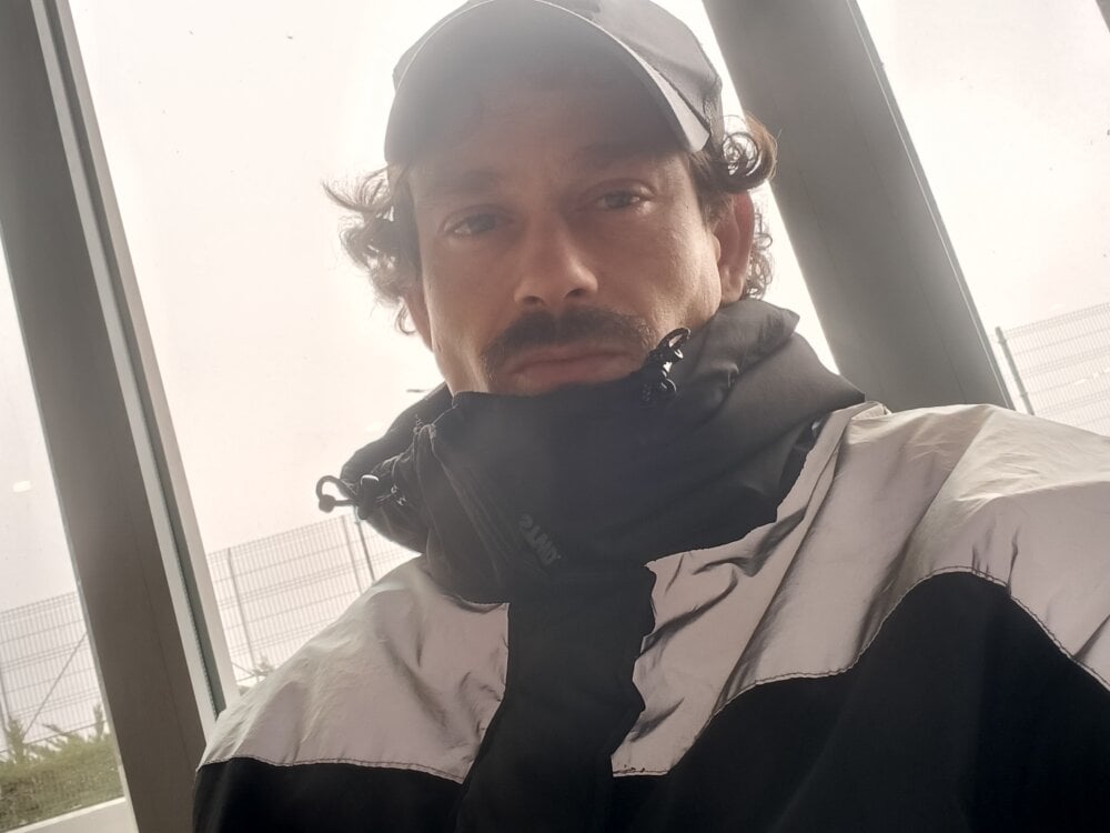 Eldiablo2055 Chatroom