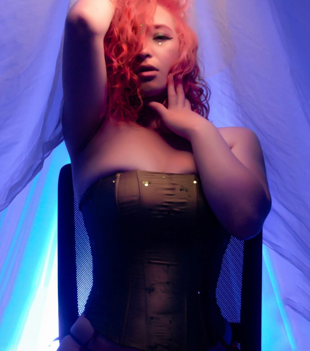 Elisabeth_swan Chatroom