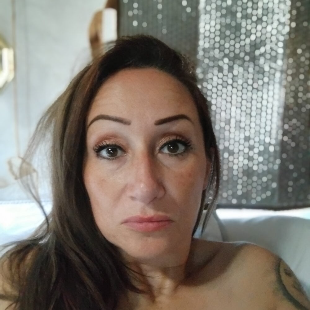 Elizababy5150 Chatroom