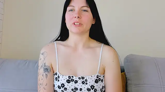 Elle_Pearl_ Chatroom