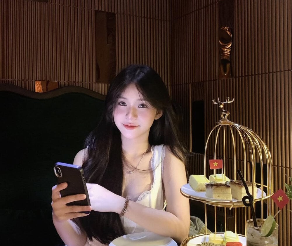 EllyBaby20 Chatroom