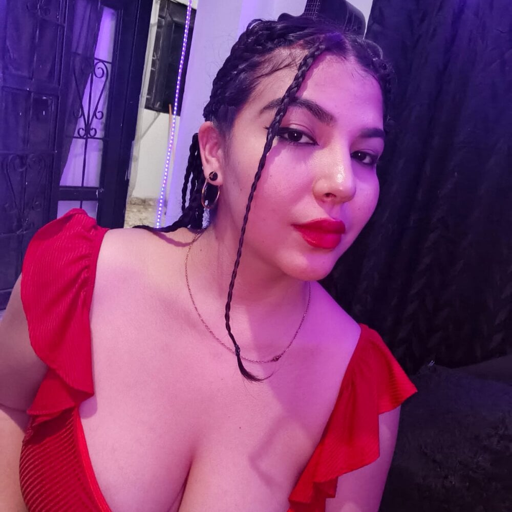 Elvira_Dolly Chatroom