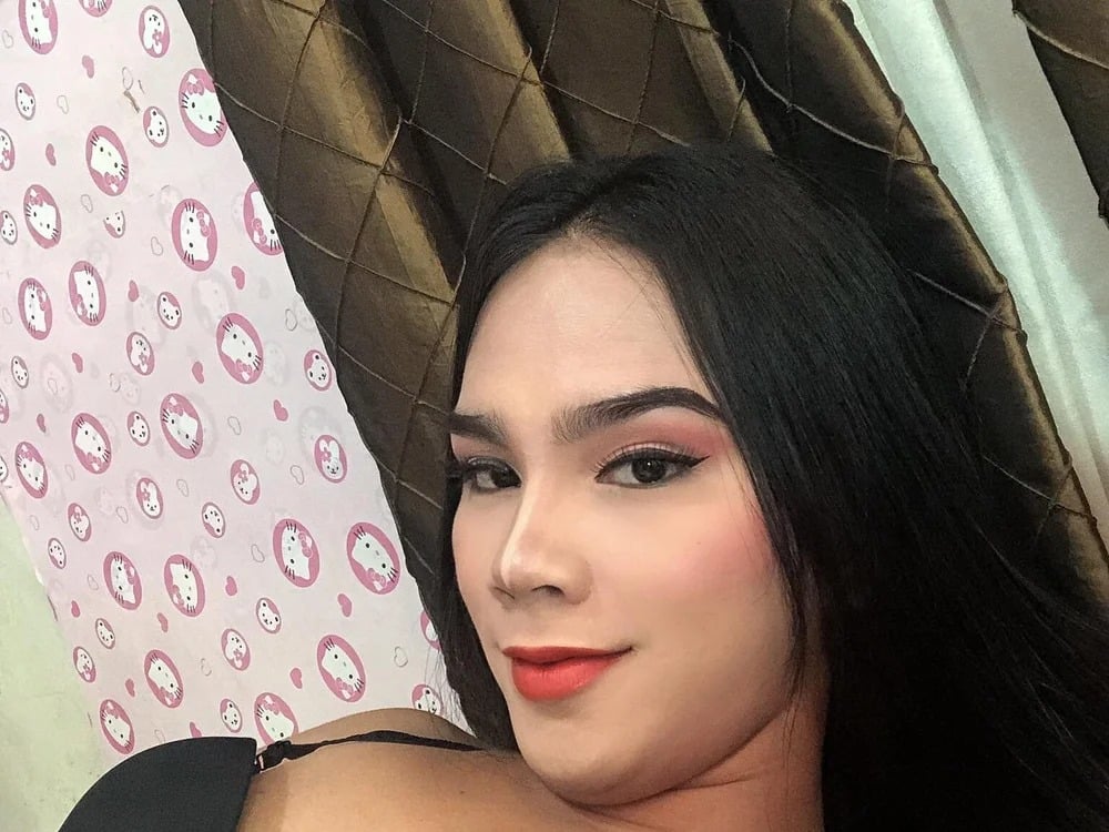 Emilda_Slut Chatroom