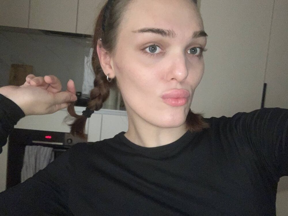 EmiliaRhodes Chatroom