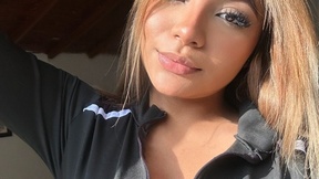 Live Snapshot of emilly-mell emilly-mell