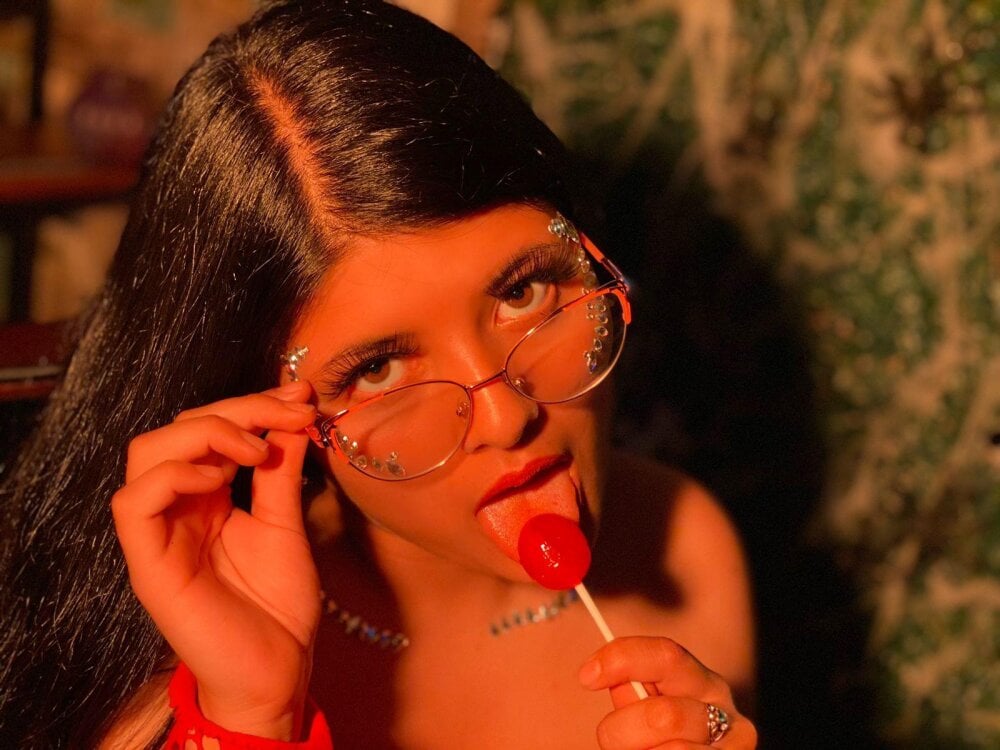 EmilyMIlkAnal Chatroom