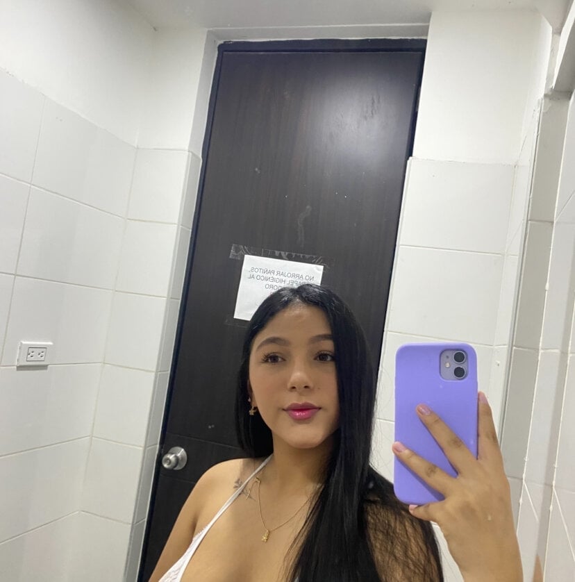 Emily_milk_1 Chatroom