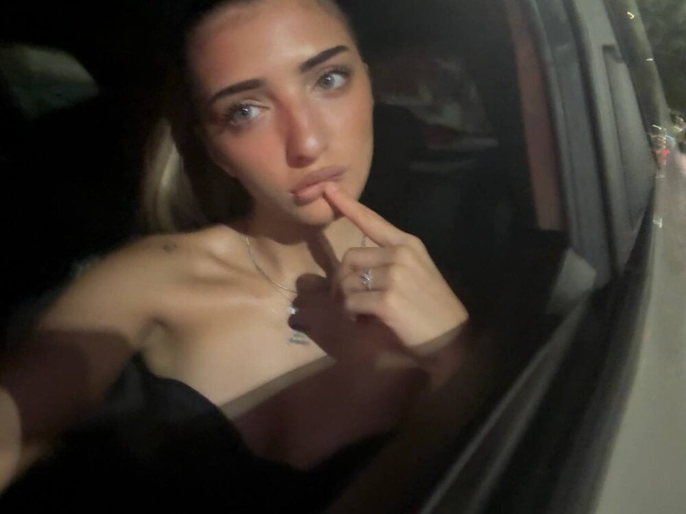 EmmaKrossX Chatroom