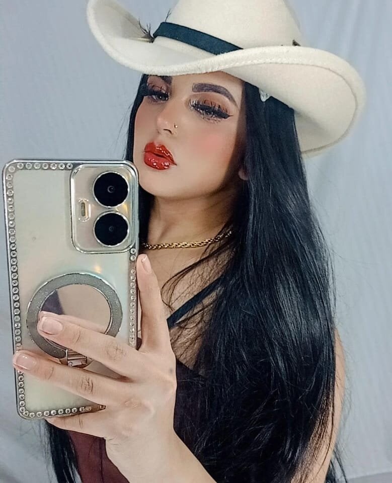 EmmilyConnor Chatroom