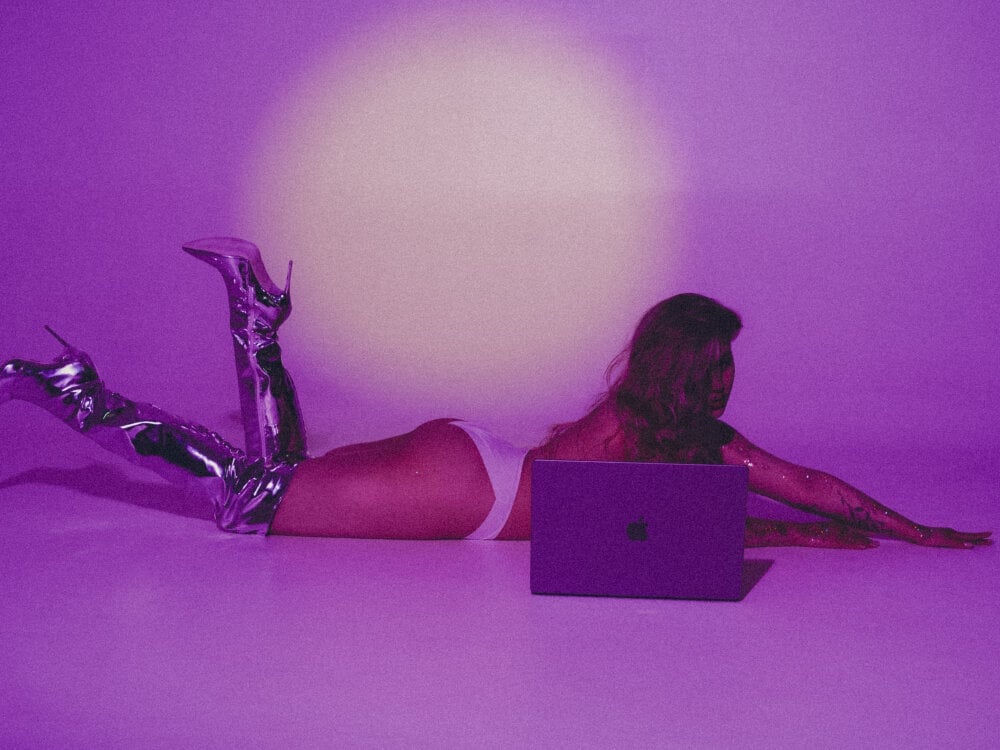 Estella_Elwood Chatroom