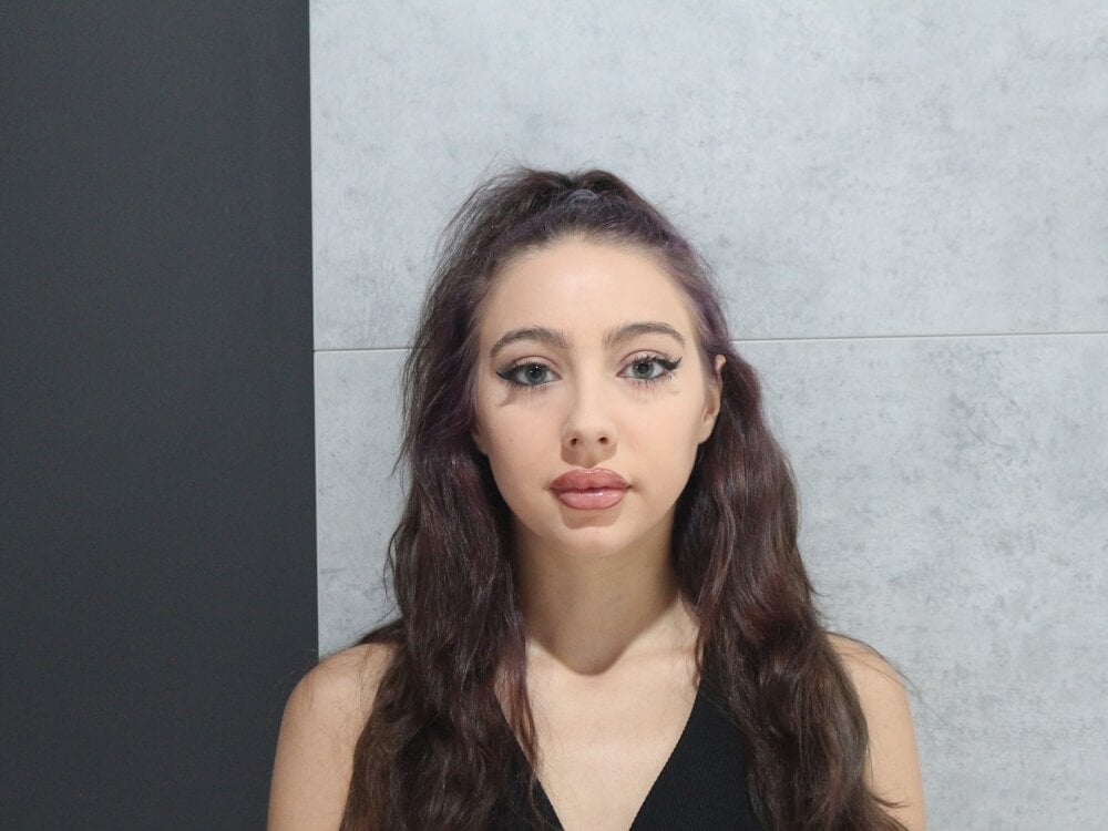EvaCheriee Chatroom