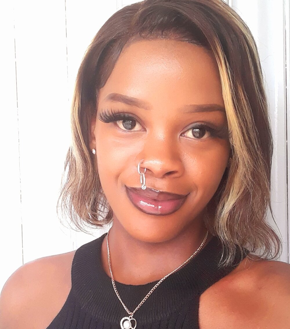 Eve_Scarlet Chatroom