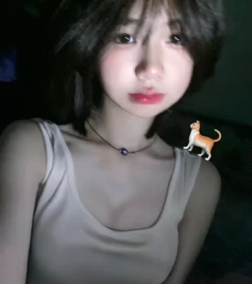 Fin-xinh18 Chatroom