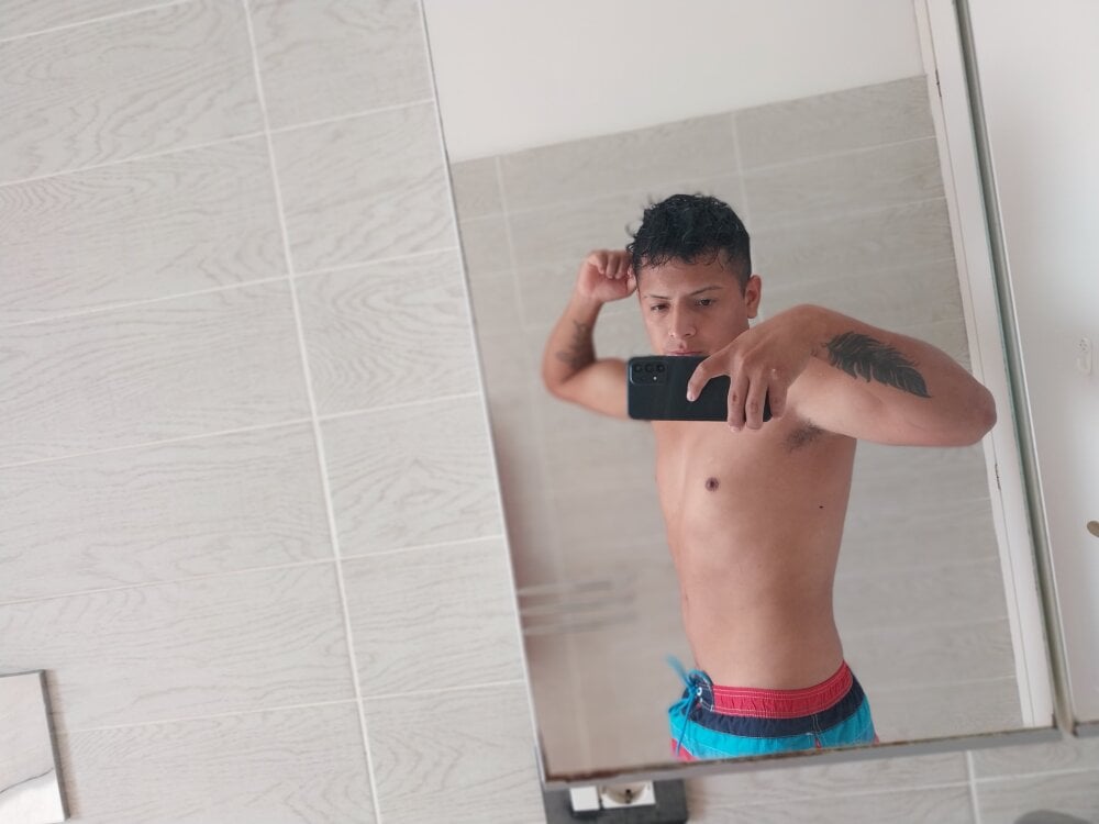 Flaviox101995 Chatroom