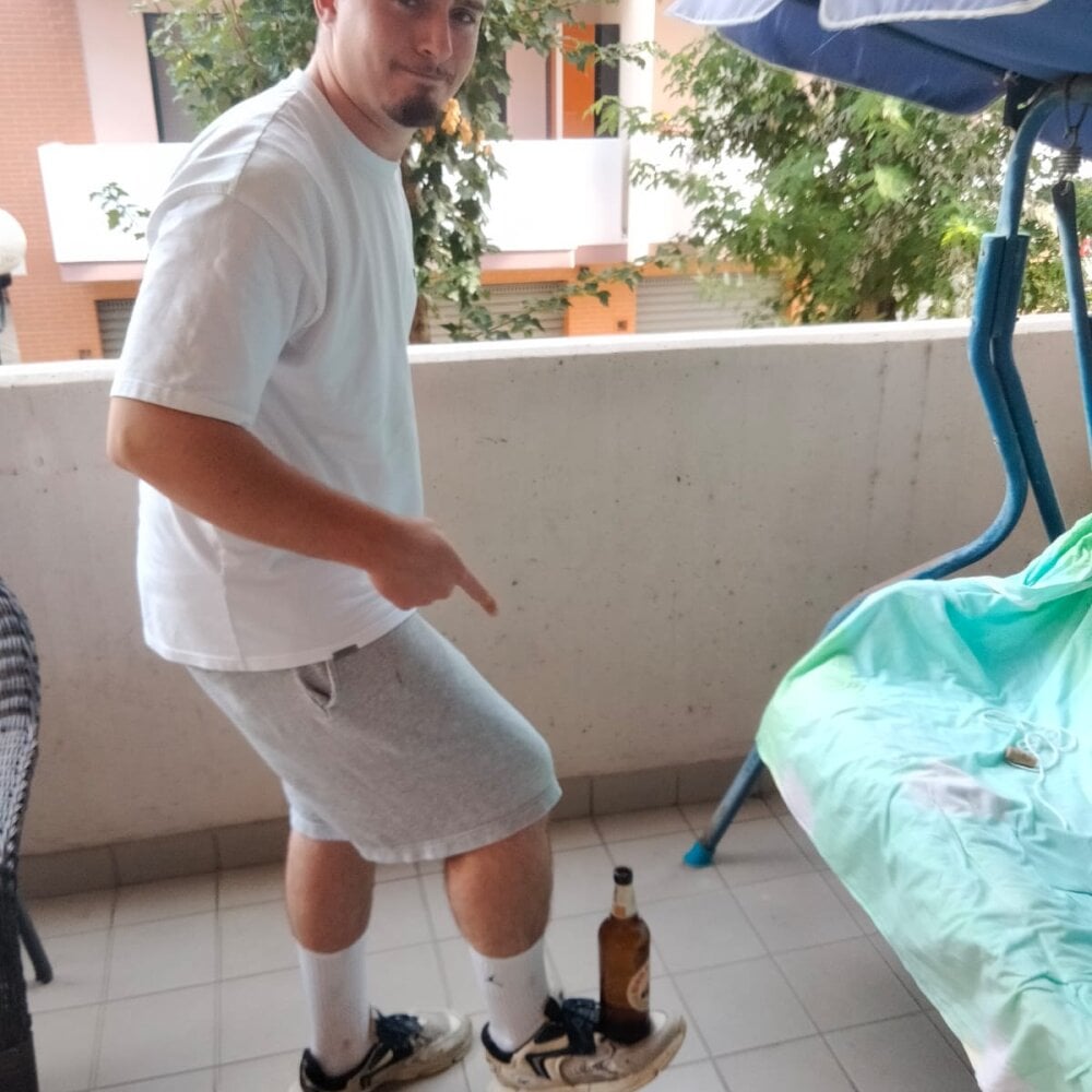 Frankie9819 Chatroom