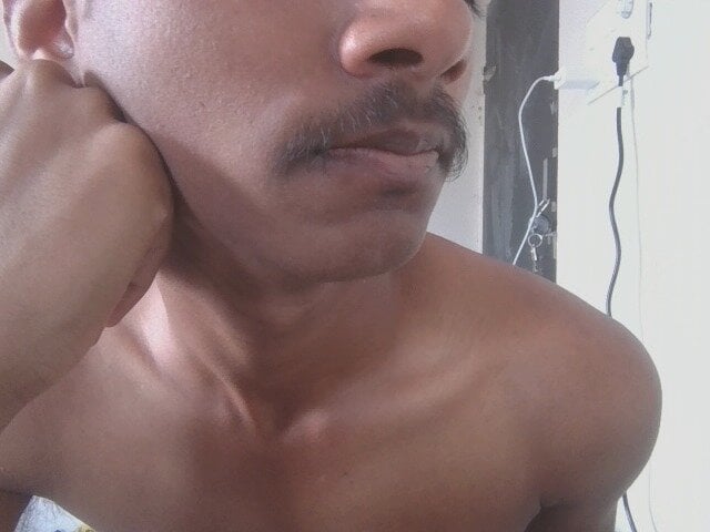 FreakyCharmXOXO Chatroom