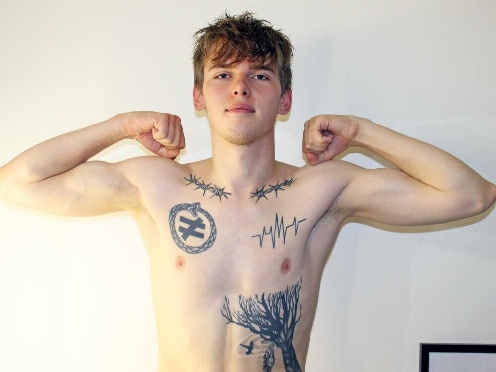 Fredd_Xanders Chatroom