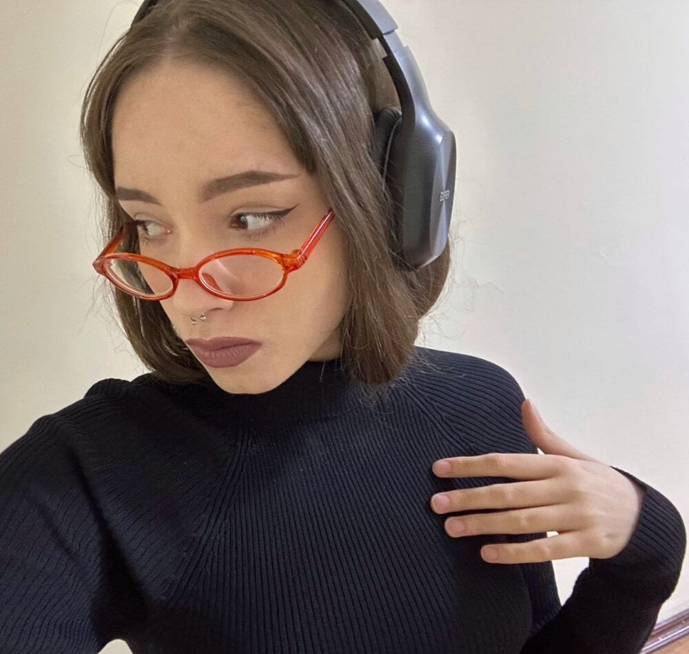 FrostCurrent Chatroom