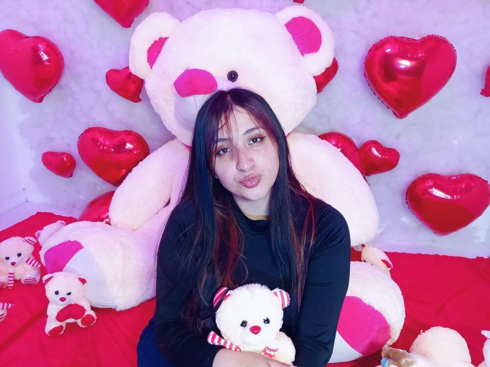 Gabyy_Cooper_ Chatroom