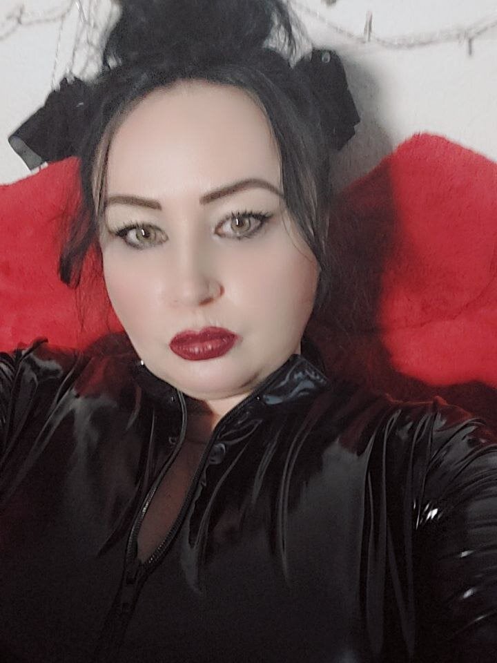 Goddess_NannaGlossa Chatroom