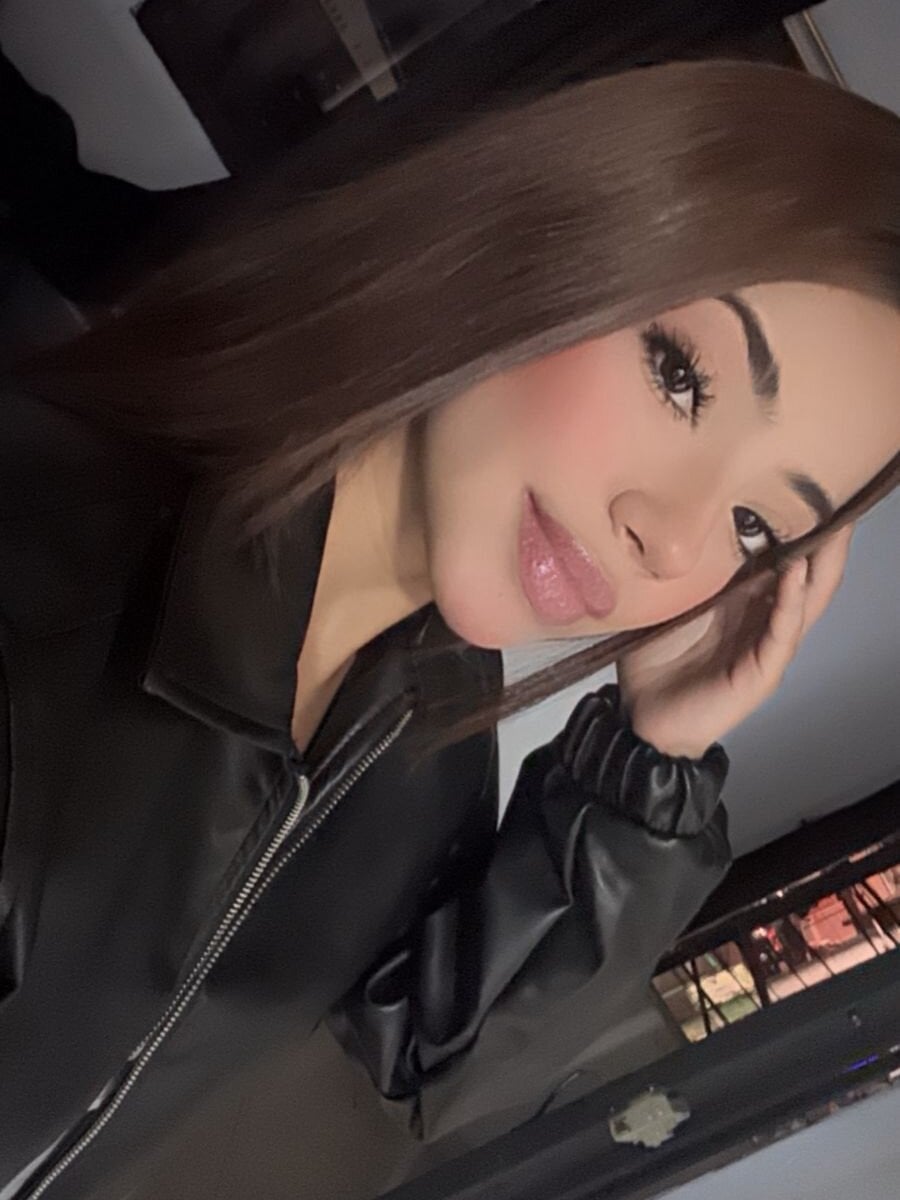 GoodGirlGone Chatroom