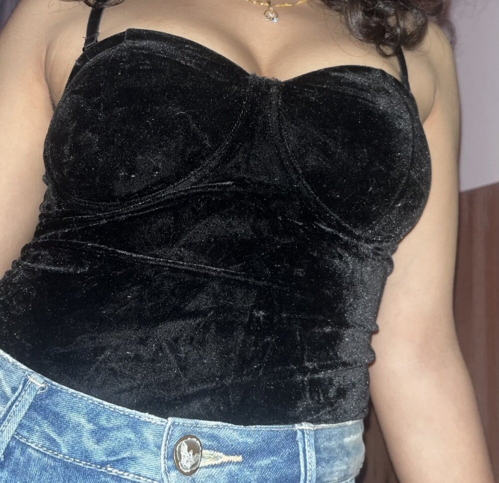 Gorisundari Chatroom