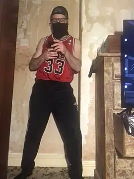 HairyCubBttmboy Chatroom