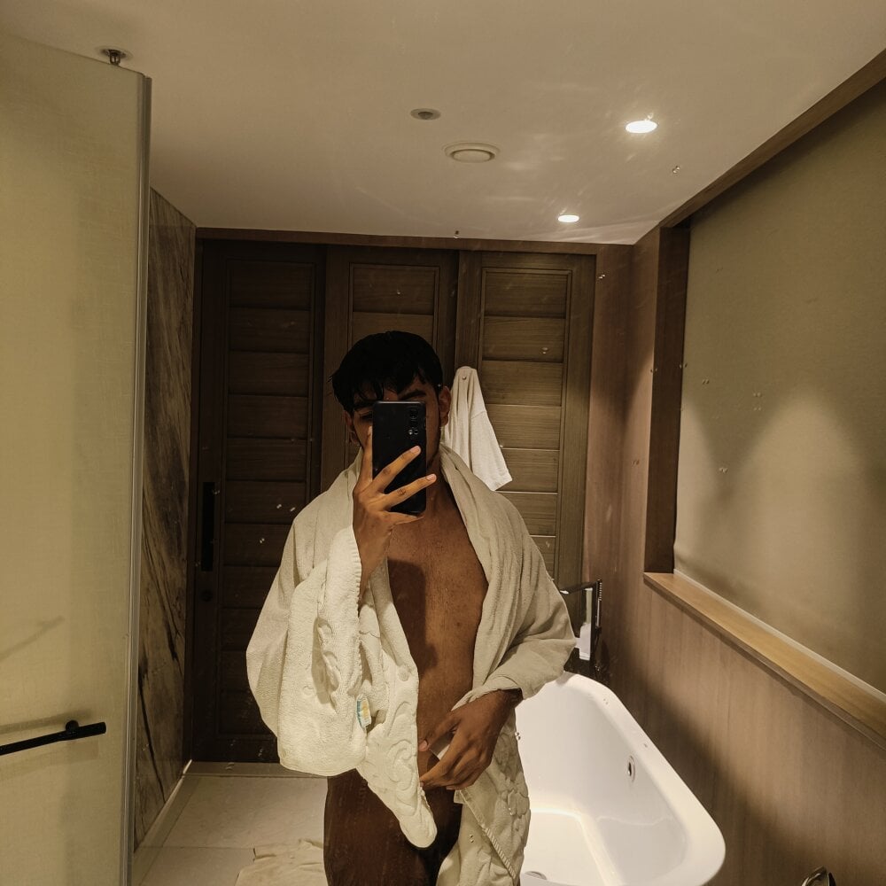 HeftyTheory7 Chatroom