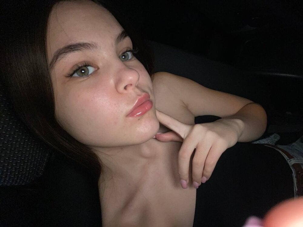 HelenGonzalez Chatroom