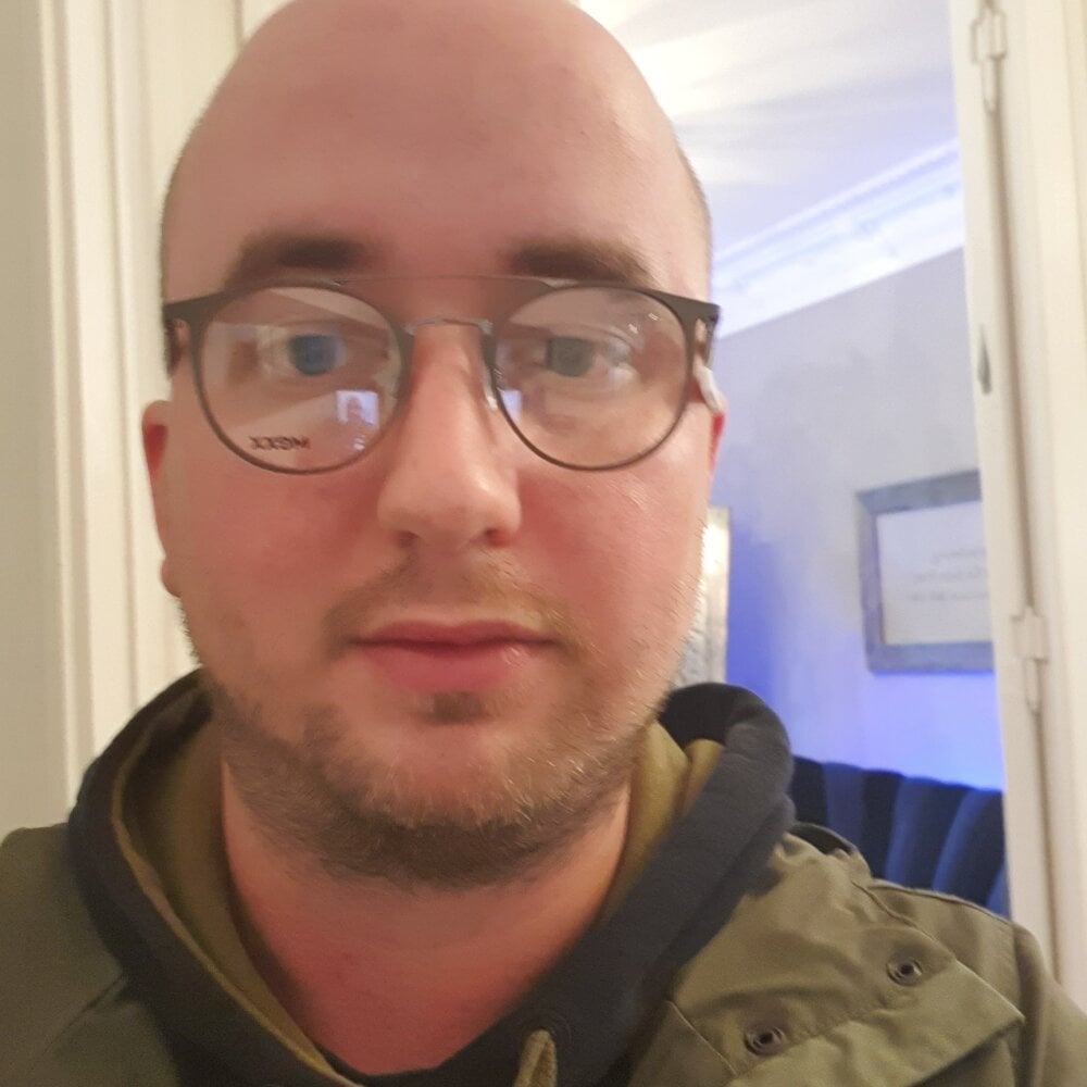 HelmutGGG1986 Chatroom