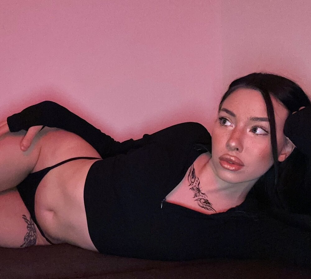 HenriettaEdger Chatroom