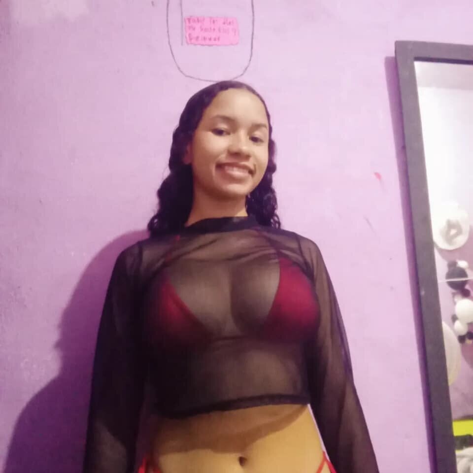 Hillary_Bel Chatroom