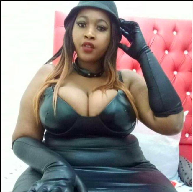 HipsDontLieX95 Chatroom