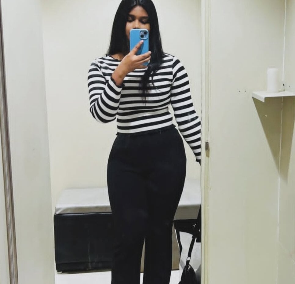 Horny_Riya_bHabhi Chatroom