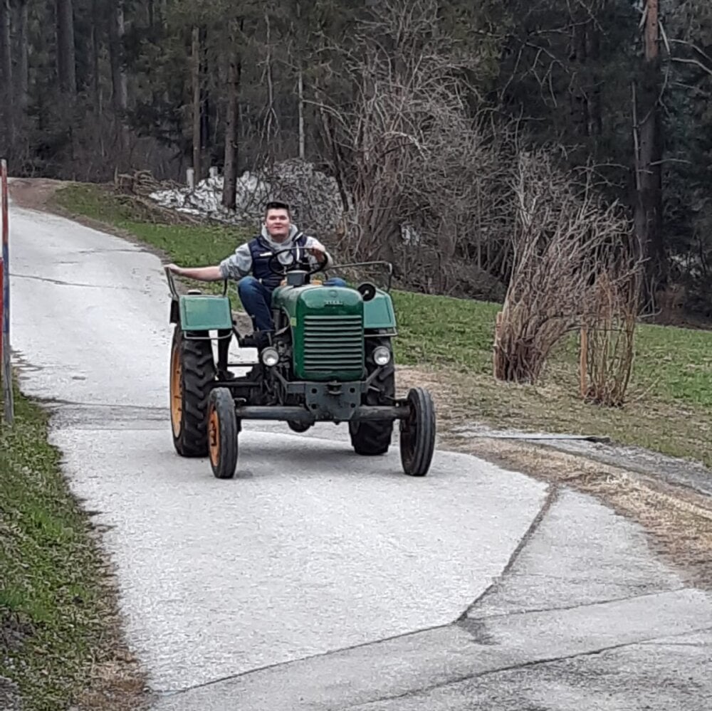 Hotchriss2000 Chatroom