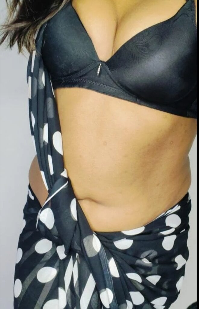 Hotcouple1100 Chatroom