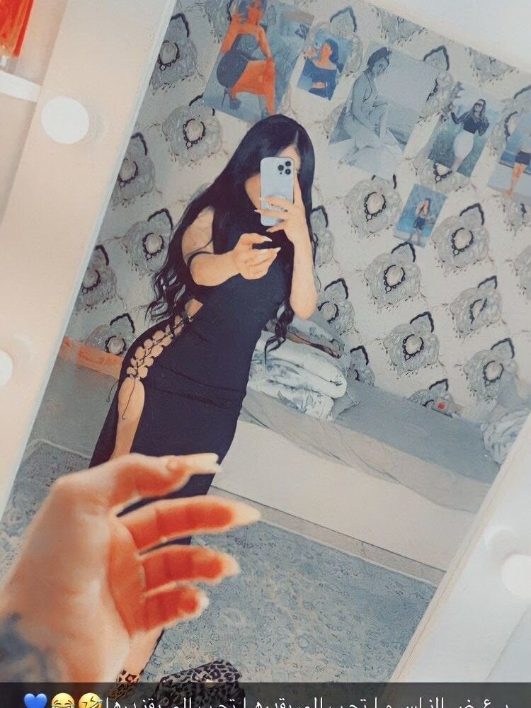 Hottie-Barbie Chatroom