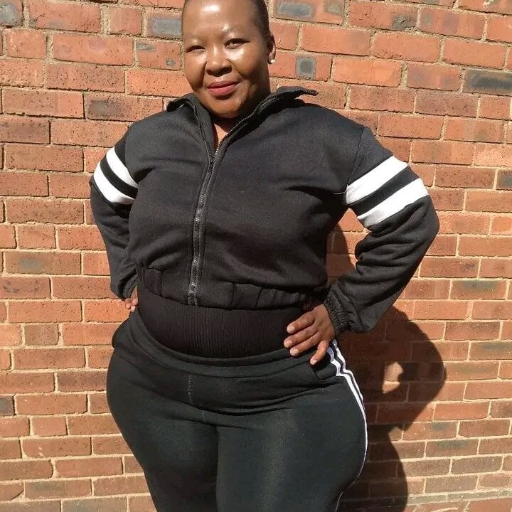 Hugecurvyass3xx Chatroom