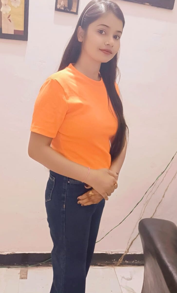 Husan-e-Jasmine Chatroom