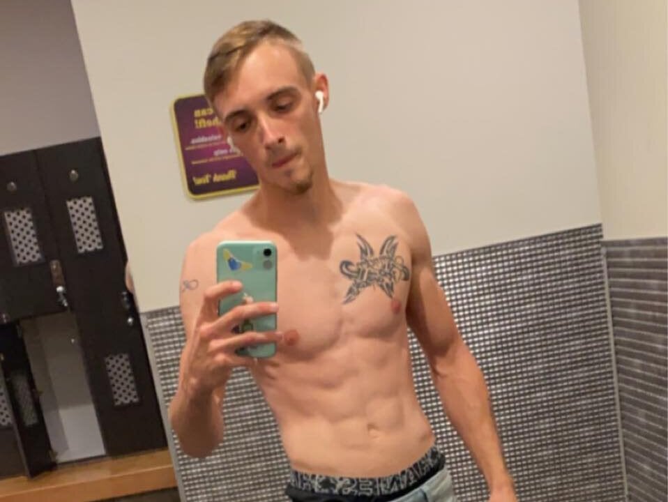 Ilovepussy1911 Chatroom