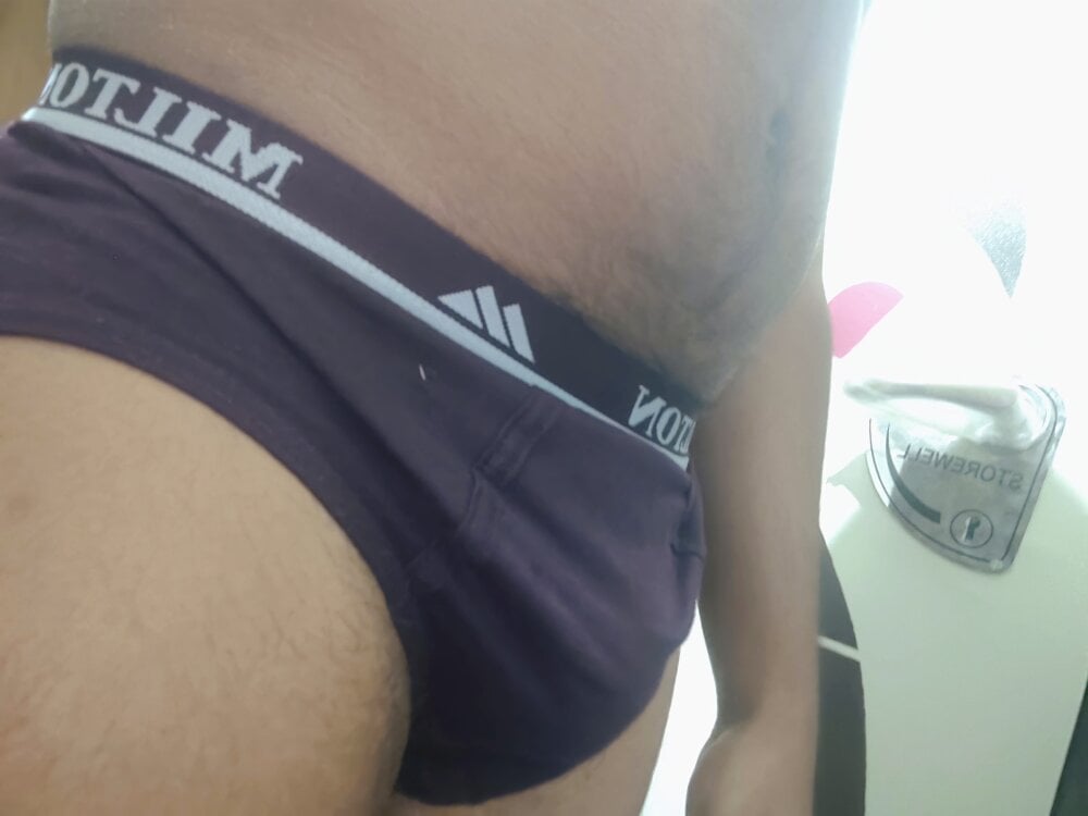 Im_u_r_slave Chatroom